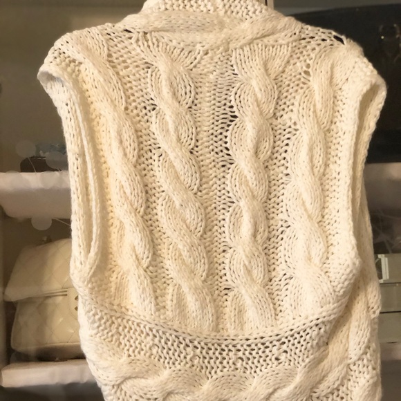 Cream sweater knit vest size large - Picture 4 of 4
